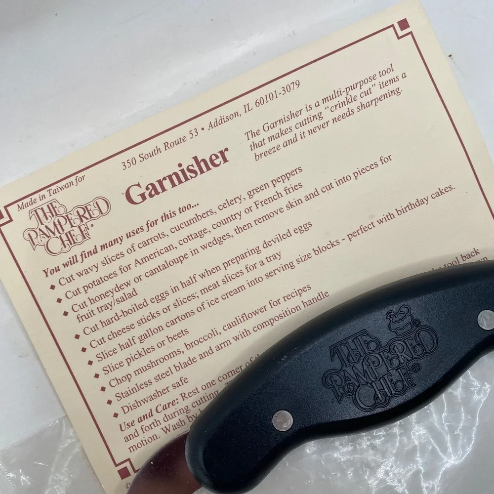 Pampered Chef Garnisher 1090 Wavy Crinkle Cut Slicer Silver Black Stainless